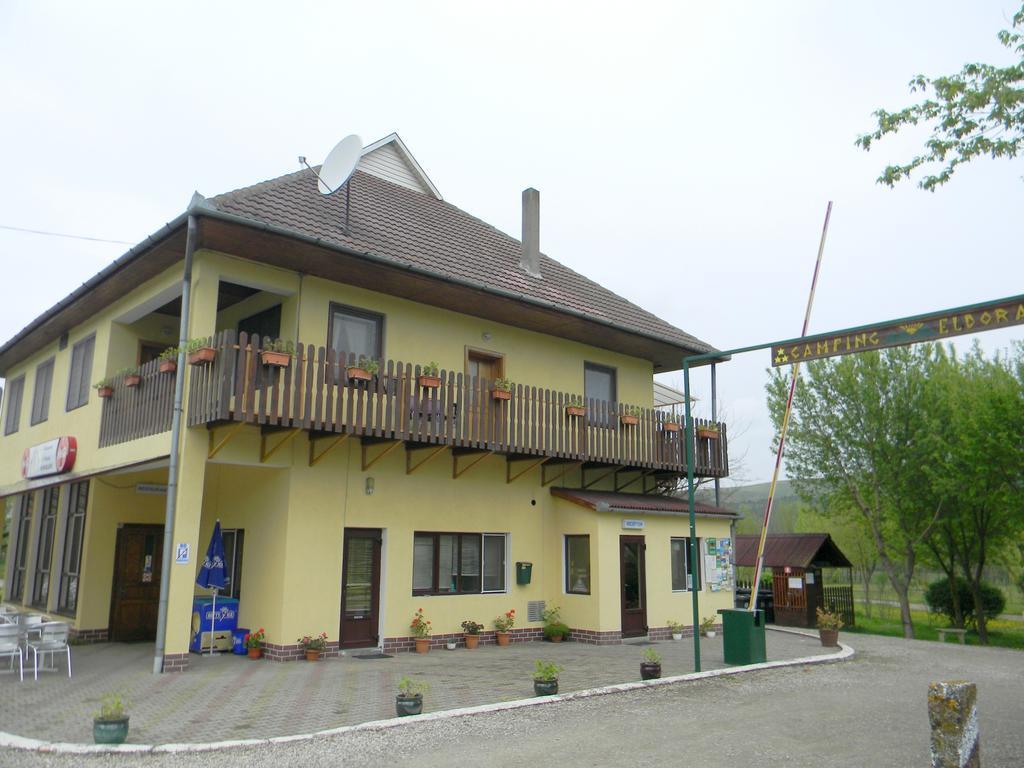 Camping Eldorado Hotel Gilău Eksteriør billede