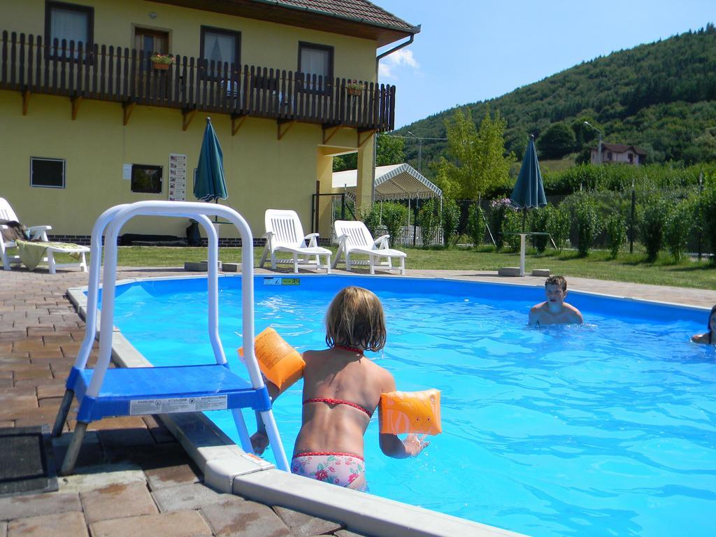 Camping Eldorado Hotel Gilău Eksteriør billede